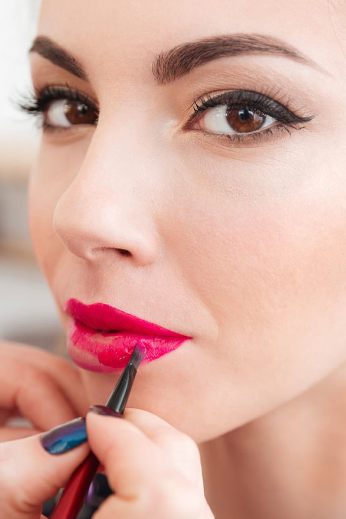 6 Useful Lipstick Hacks That Every Beginner Should Know