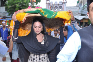 Veena Malik At Hazrat Nizamuddin Dargah In Delhi