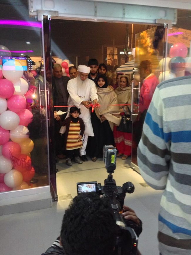 Ribbon cutting for official launch of Chatime Pakistan