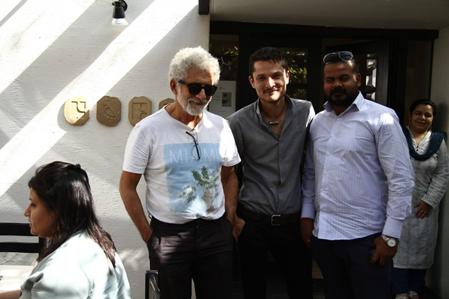 Naseeruddin Shah with Koel Cafe Staff [3]