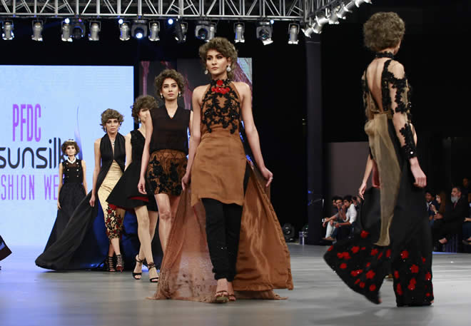 PFDC Sunsilk Fashion Week 2016 Ramp Walk