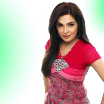 Exceptional Meera to Step into Music World, Pakistani Model Meera