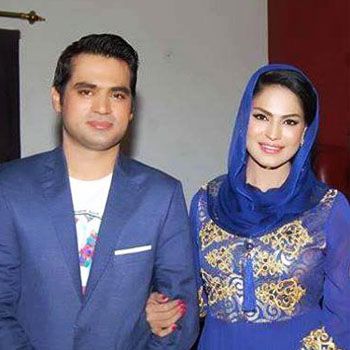 Veena Malik Press Conference in Lahore