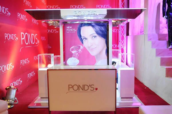 Pond's Reveal Lounge at Fashion Pakistan Week 4