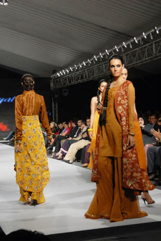 Hajra Hayat's collection at PFDC Sunsilk Fashion Week 2010