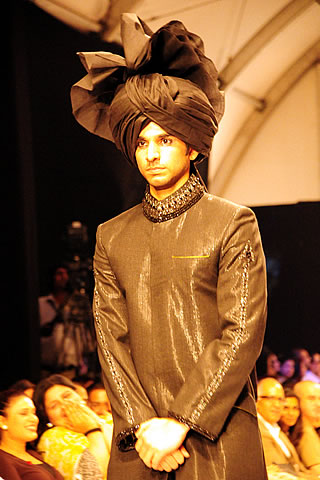 Naushemian at Karachi Fashion Week 2010