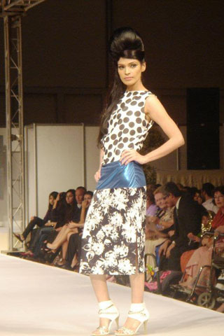 Nadya Mistry at Karachi Fashion Week 2011