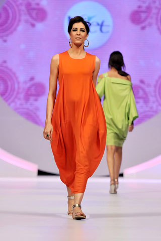 Sanam Chaudhri Collection at Veet Beauty Celebrations 2011