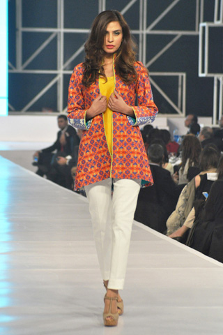 Sania Maskatiya Collection at APTMA Clothing Show 2013