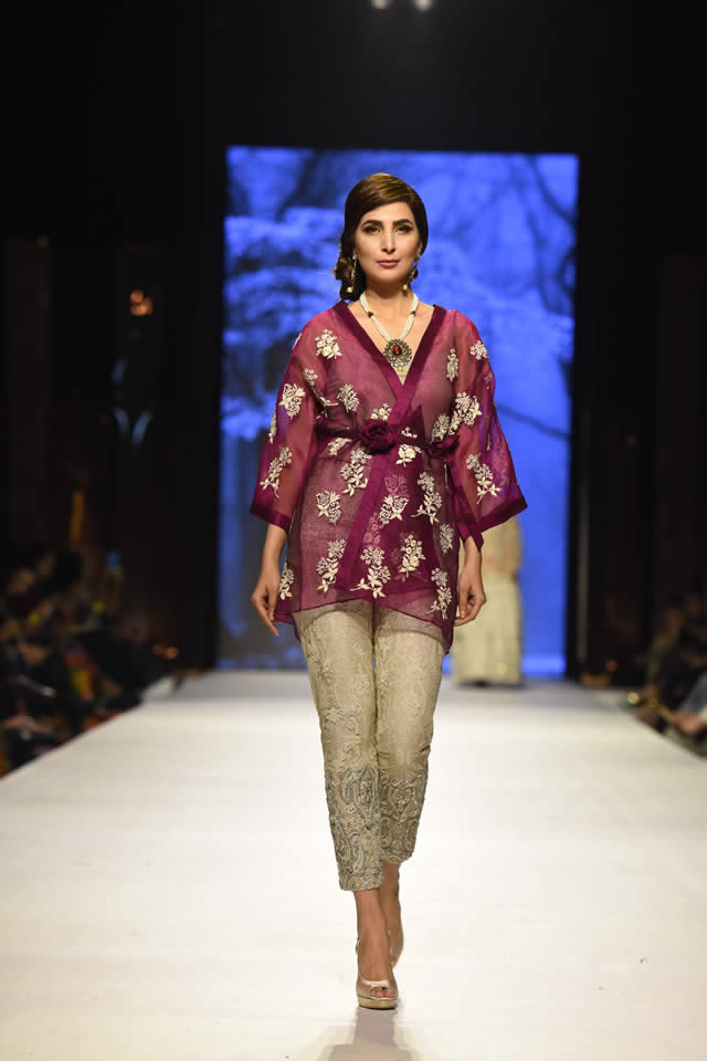 Deepak Perwani Dresses Fashion Pakistan Week WF 2015 Images