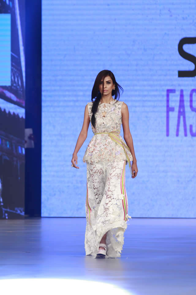 Sana Safinaz Dresses PFDC Sunsilk Fashion Week 2016 Images