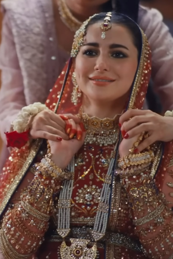 Hania Aamirs Splendid Ethnic Outfits